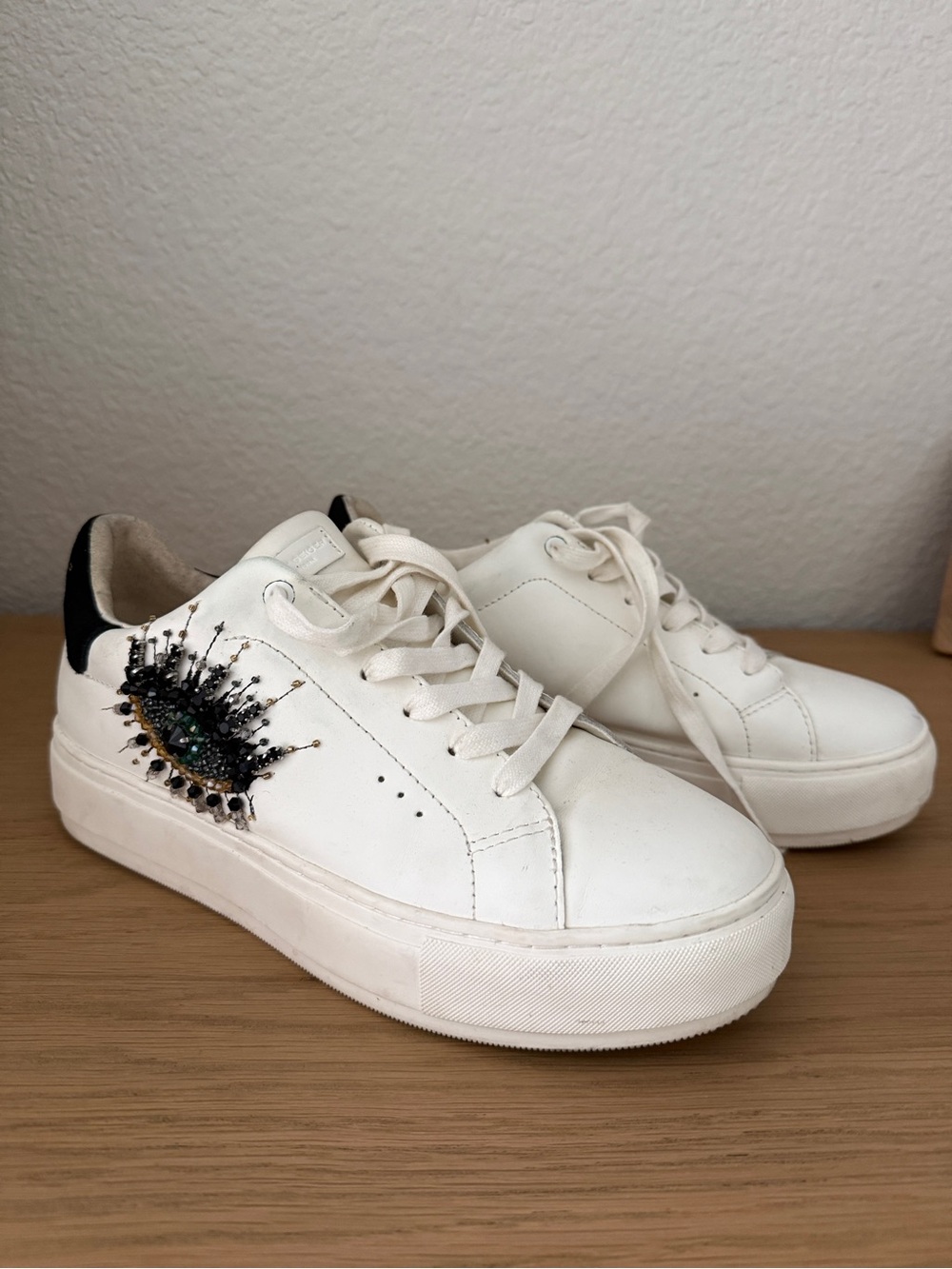 Kurt Geiger Laney Eye embellished platform sneaker Sz 40 - Picture 2 of 8